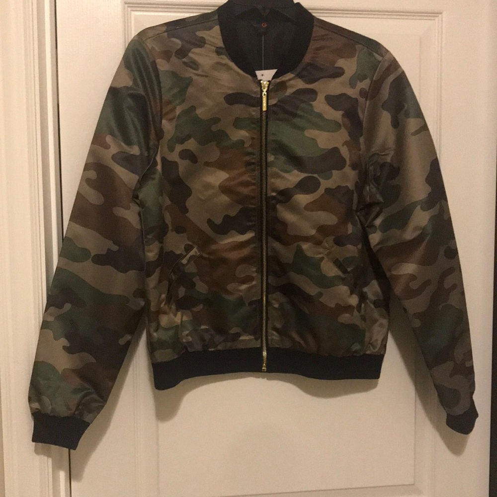 NWT G by Guess Women’s Jayzelle Printed Bomber Jacket